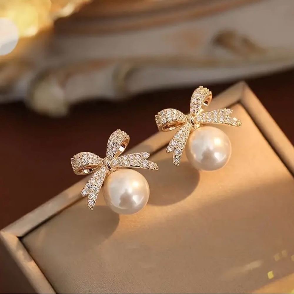 Bohemian Crystal Pearl Earrings - Picture 2 of 5